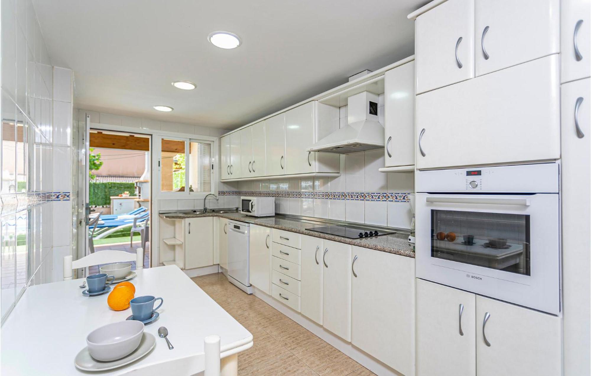 4 Bedroom Beautiful Home In Alcudia Puerto de Alcúdia Exterior foto